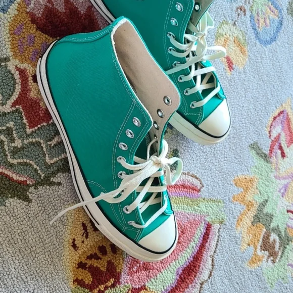 Converse green canvas hot sale shoes